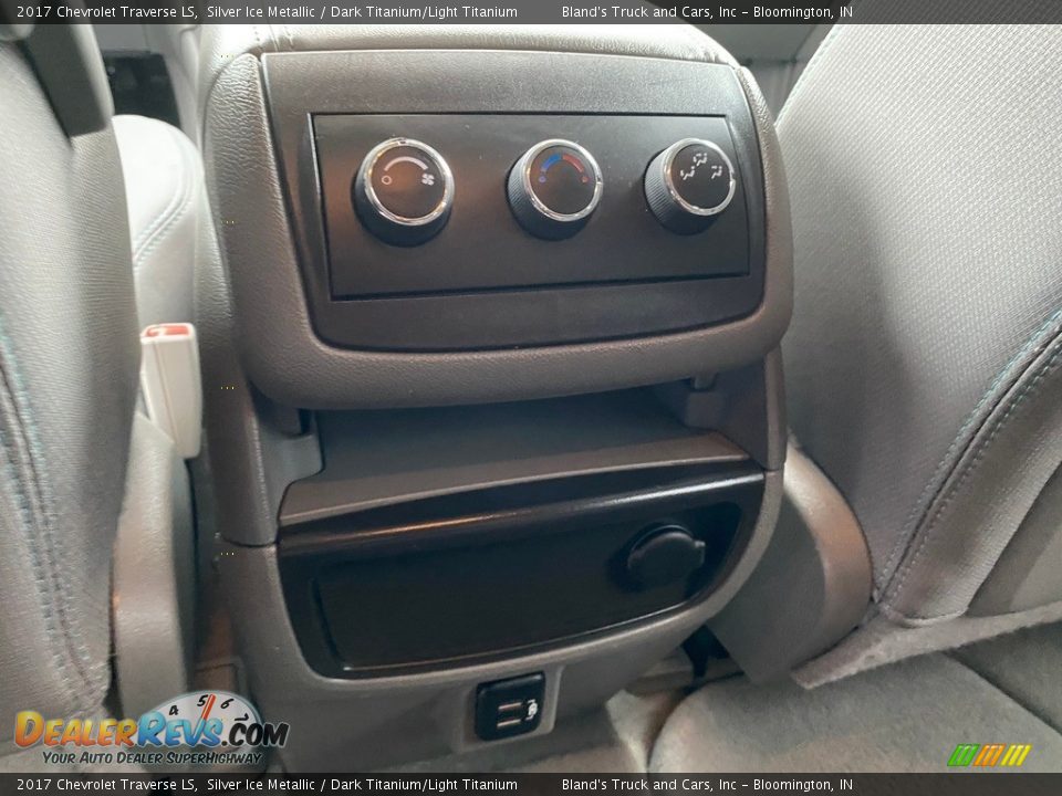 2017 Chevrolet Traverse LS Silver Ice Metallic / Dark Titanium/Light Titanium Photo #29