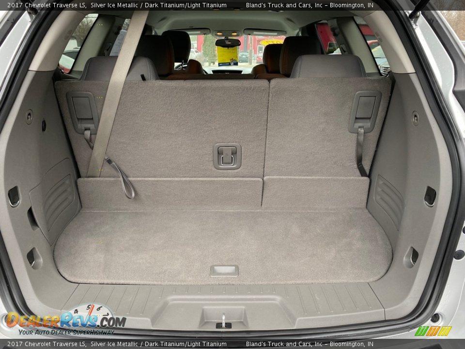 2017 Chevrolet Traverse LS Silver Ice Metallic / Dark Titanium/Light Titanium Photo #32