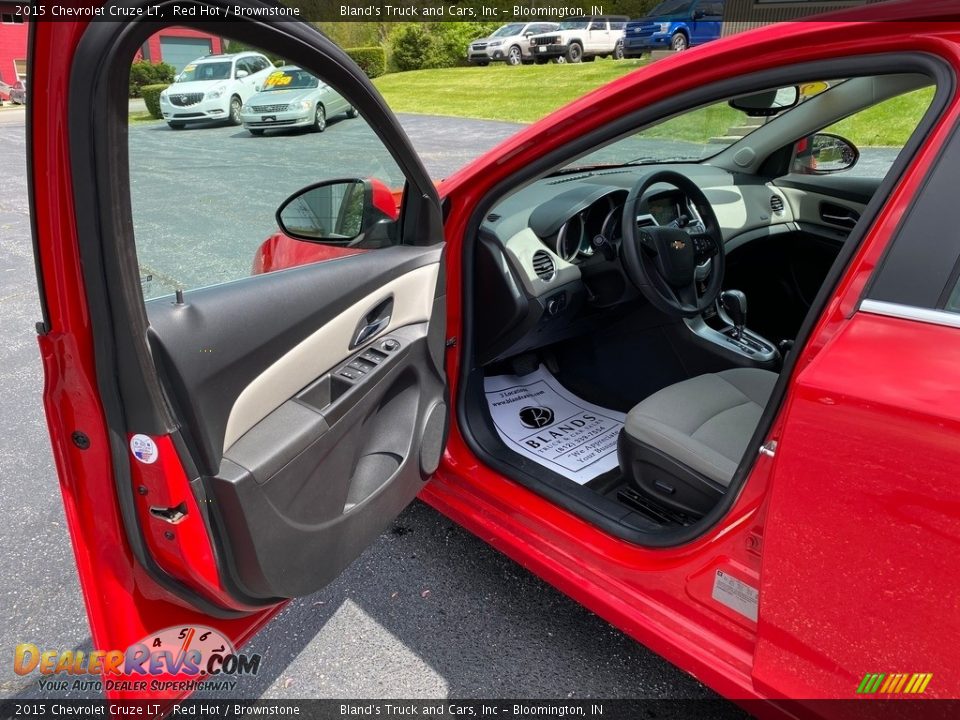 2015 Chevrolet Cruze LT Red Hot / Brownstone Photo #11