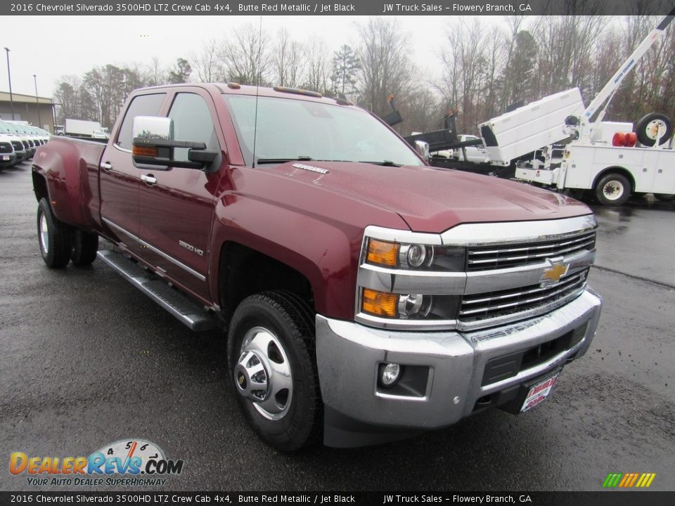 Front 3/4 View of 2016 Chevrolet Silverado 3500HD LTZ Crew Cab 4x4 Photo #7