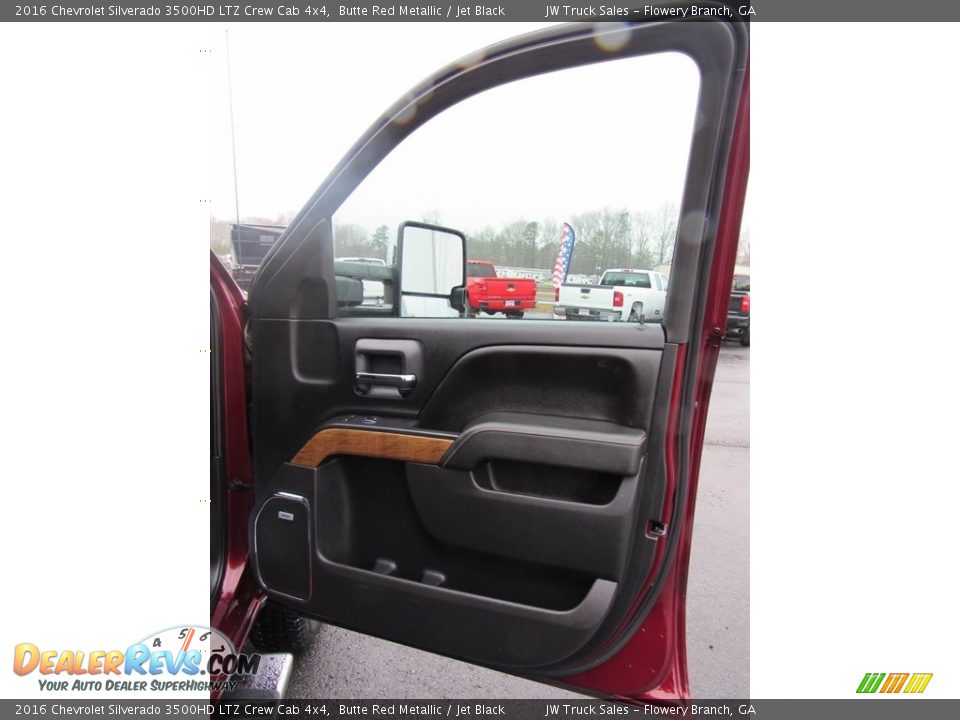 Door Panel of 2016 Chevrolet Silverado 3500HD LTZ Crew Cab 4x4 Photo #9
