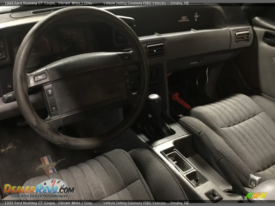 1993 Ford Mustang GT Coupe Vibrant White / Grey Photo #3