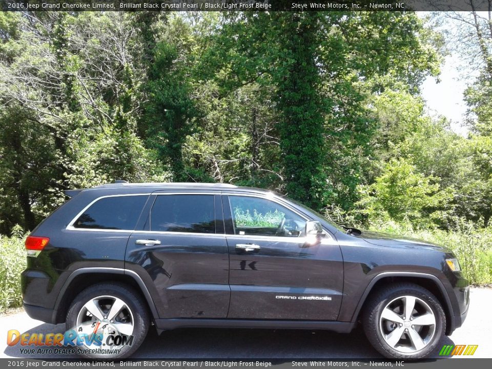 2016 Jeep Grand Cherokee Limited Brilliant Black Crystal Pearl / Black/Light Frost Beige Photo #5