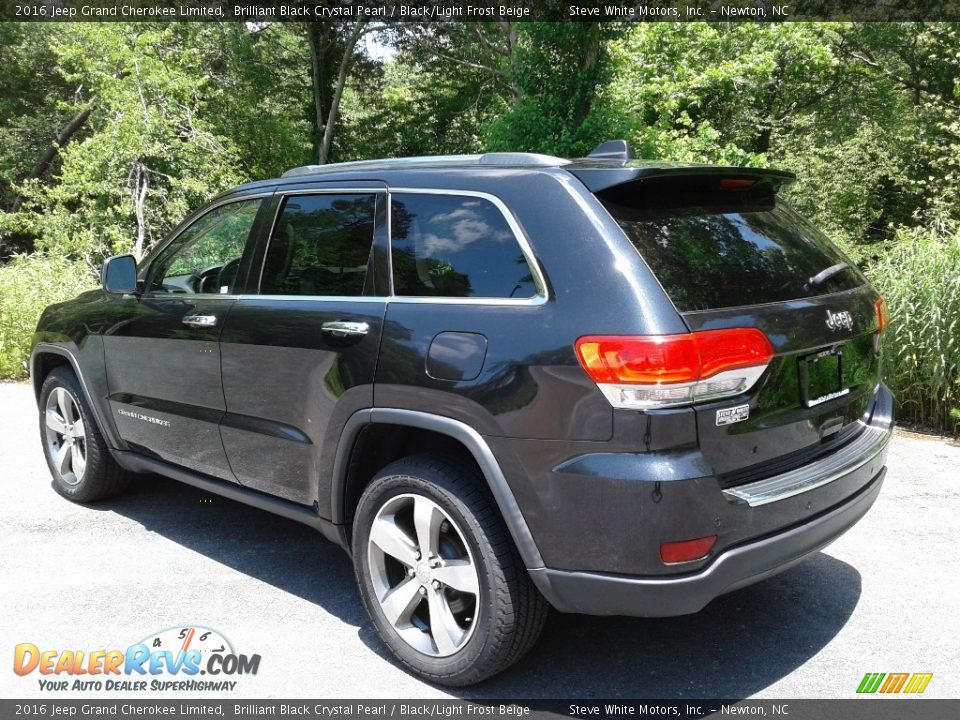 2016 Jeep Grand Cherokee Limited Brilliant Black Crystal Pearl / Black/Light Frost Beige Photo #8