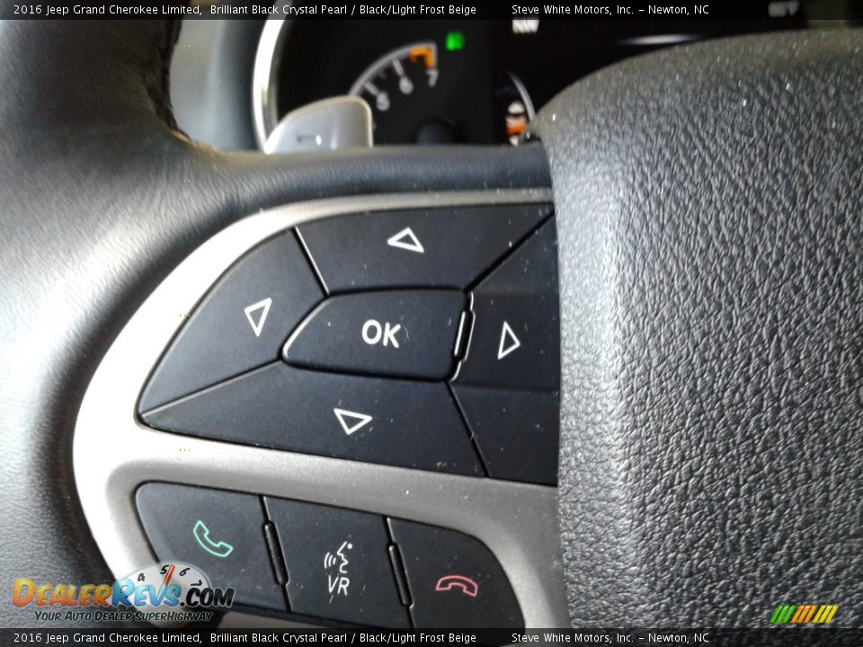 2016 Jeep Grand Cherokee Limited Brilliant Black Crystal Pearl / Black/Light Frost Beige Photo #20