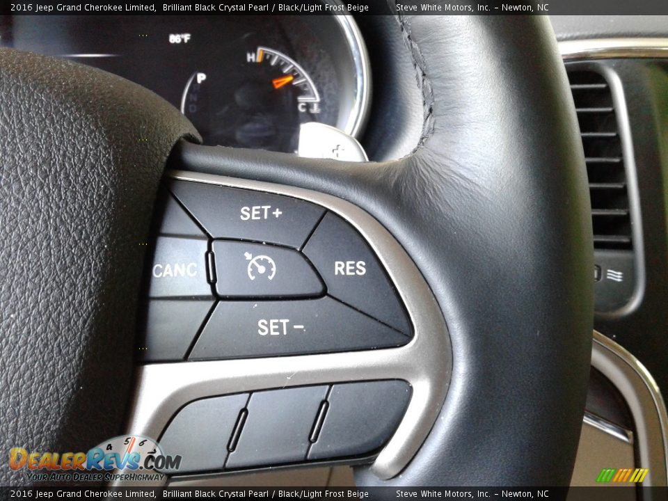 2016 Jeep Grand Cherokee Limited Brilliant Black Crystal Pearl / Black/Light Frost Beige Photo #21