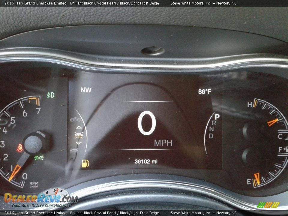 2016 Jeep Grand Cherokee Limited Brilliant Black Crystal Pearl / Black/Light Frost Beige Photo #22