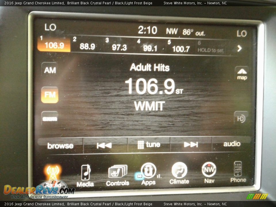 2016 Jeep Grand Cherokee Limited Brilliant Black Crystal Pearl / Black/Light Frost Beige Photo #23