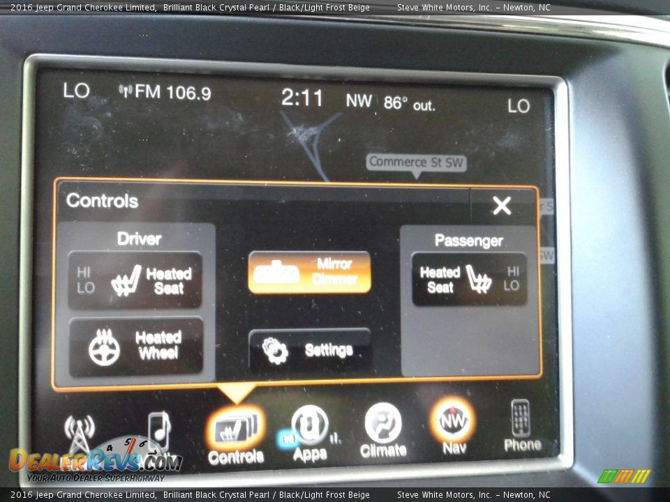 2016 Jeep Grand Cherokee Limited Brilliant Black Crystal Pearl / Black/Light Frost Beige Photo #25