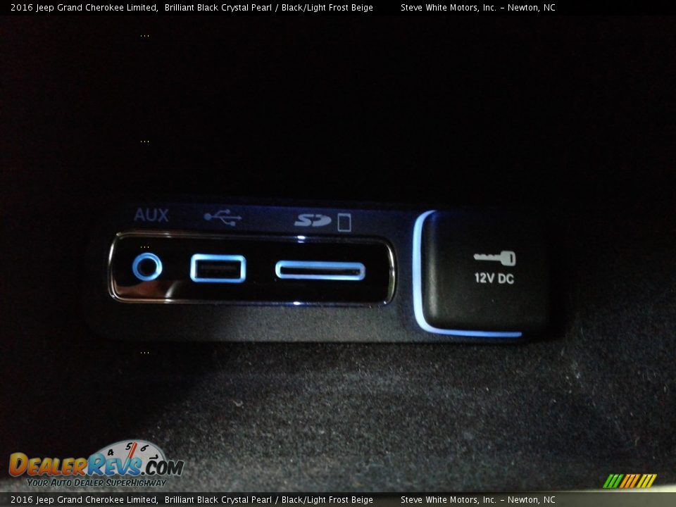 2016 Jeep Grand Cherokee Limited Brilliant Black Crystal Pearl / Black/Light Frost Beige Photo #28