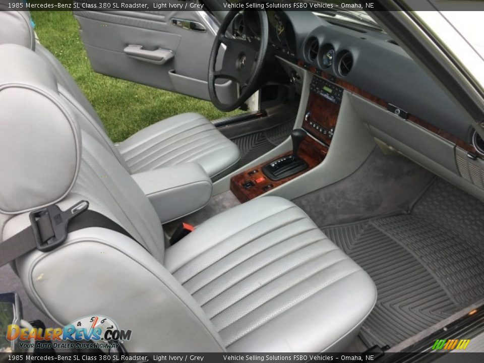 Front Seat of 1985 Mercedes-Benz SL Class 380 SL Roadster Photo #4