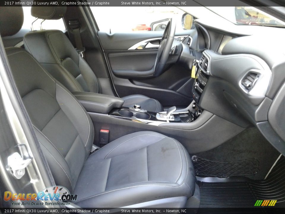 Front Seat of 2017 Infiniti QX30 Luxury AWD Photo #15
