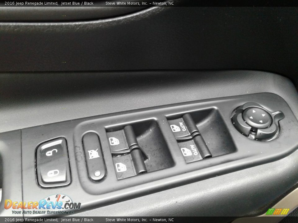 Controls of 2016 Jeep Renegade Limited Photo #11