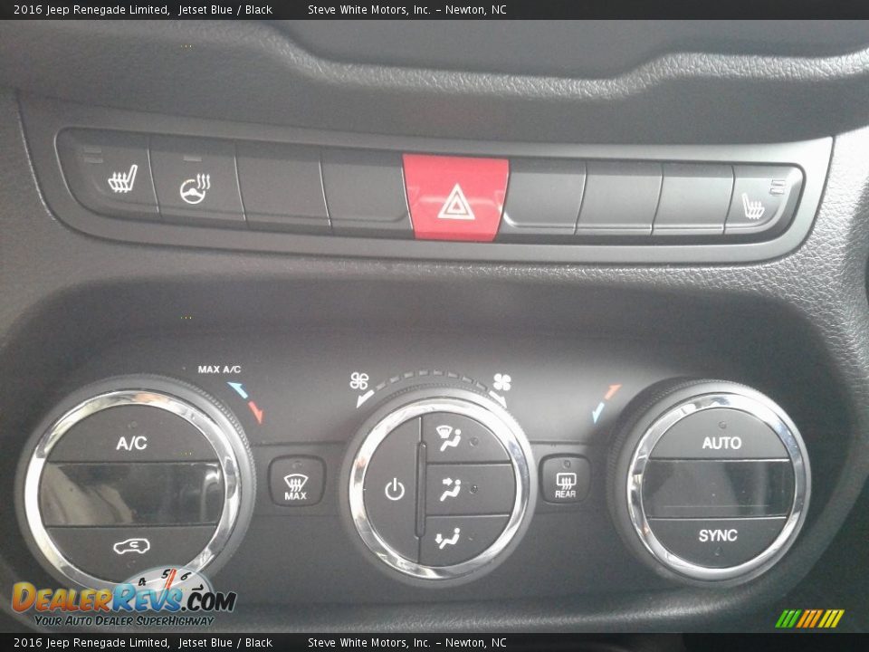 Controls of 2016 Jeep Renegade Limited Photo #25