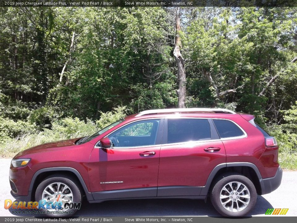 2019 Jeep Cherokee Latitude Plus Velvet Red Pearl / Black Photo #1