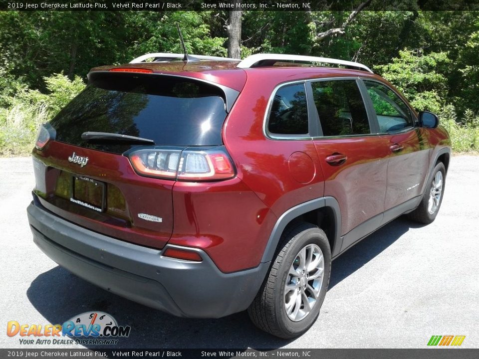2019 Jeep Cherokee Latitude Plus Velvet Red Pearl / Black Photo #6