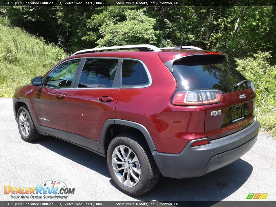 2019 Jeep Cherokee Latitude Plus Velvet Red Pearl / Black Photo #8