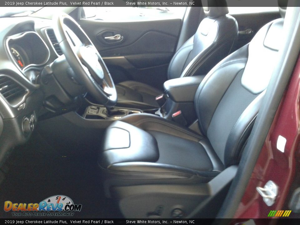 2019 Jeep Cherokee Latitude Plus Velvet Red Pearl / Black Photo #10