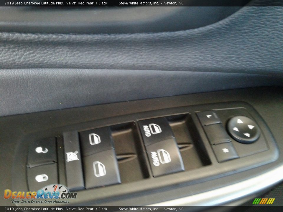 2019 Jeep Cherokee Latitude Plus Velvet Red Pearl / Black Photo #11