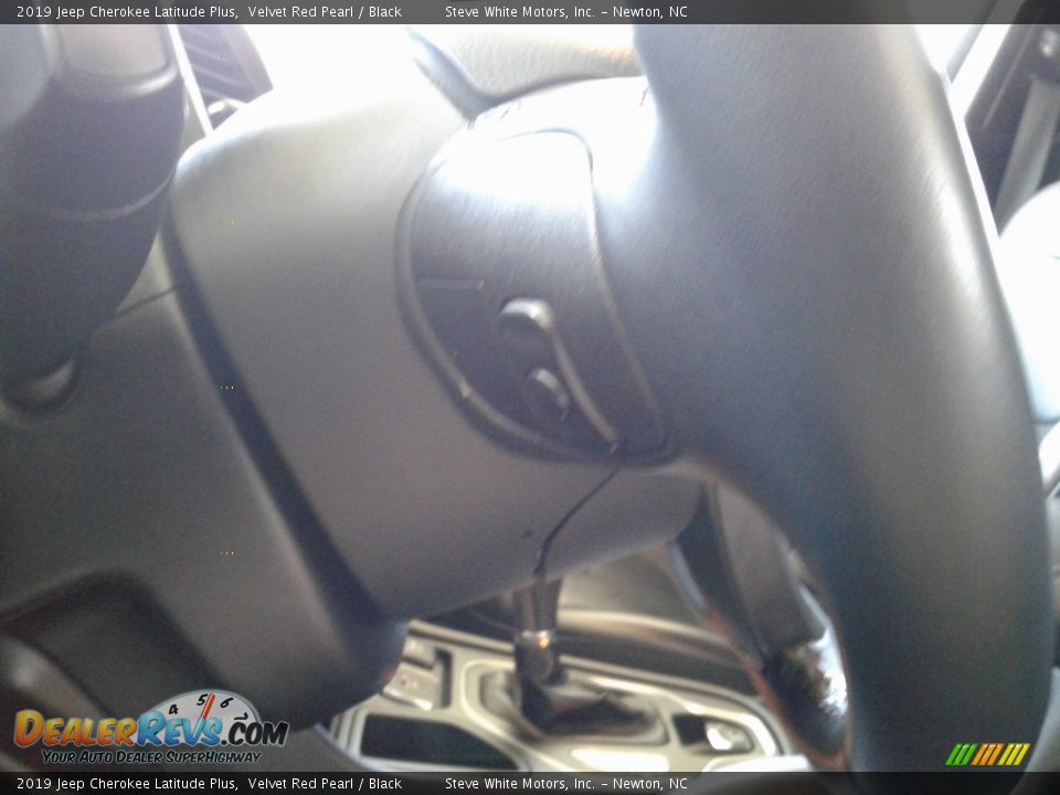 2019 Jeep Cherokee Latitude Plus Velvet Red Pearl / Black Photo #12