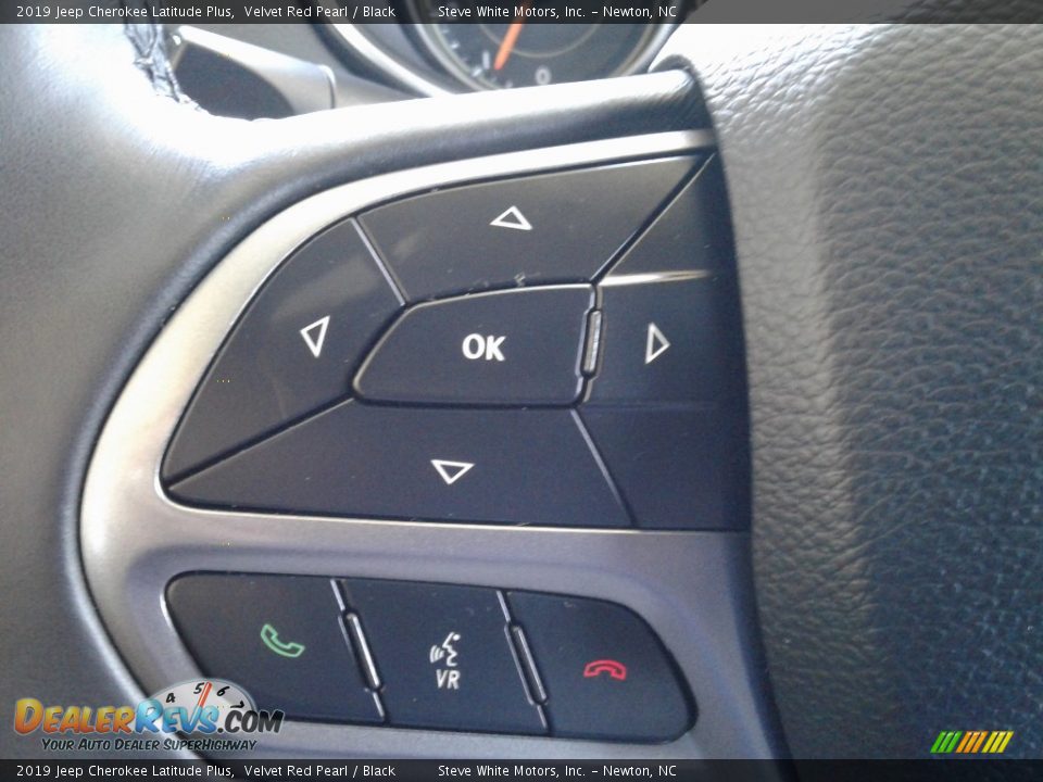 2019 Jeep Cherokee Latitude Plus Velvet Red Pearl / Black Photo #18