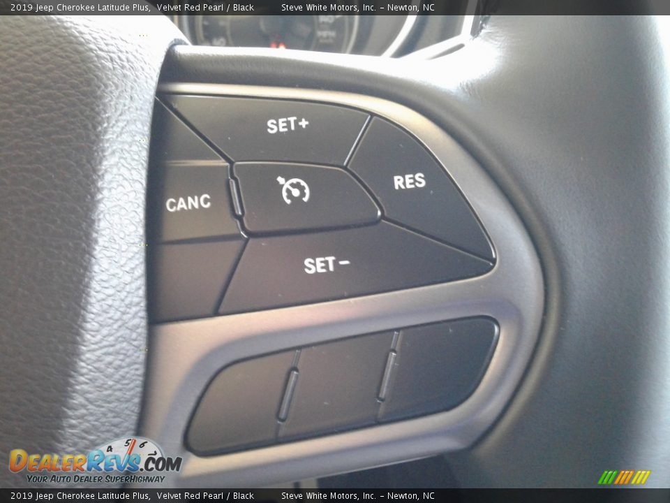 2019 Jeep Cherokee Latitude Plus Velvet Red Pearl / Black Photo #19