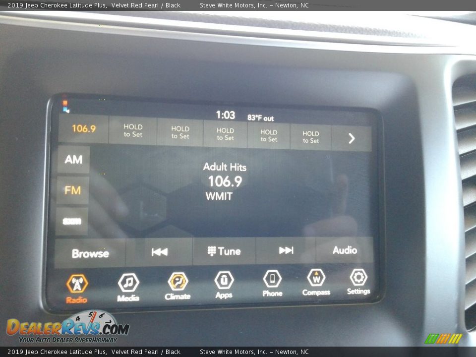 2019 Jeep Cherokee Latitude Plus Velvet Red Pearl / Black Photo #22