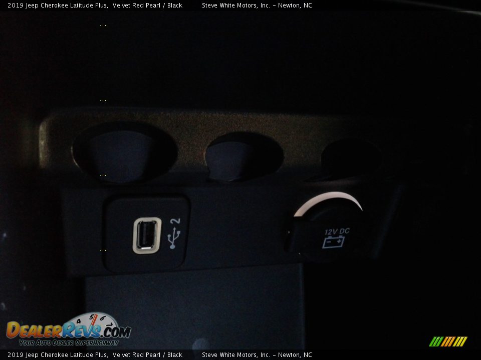 2019 Jeep Cherokee Latitude Plus Velvet Red Pearl / Black Photo #27