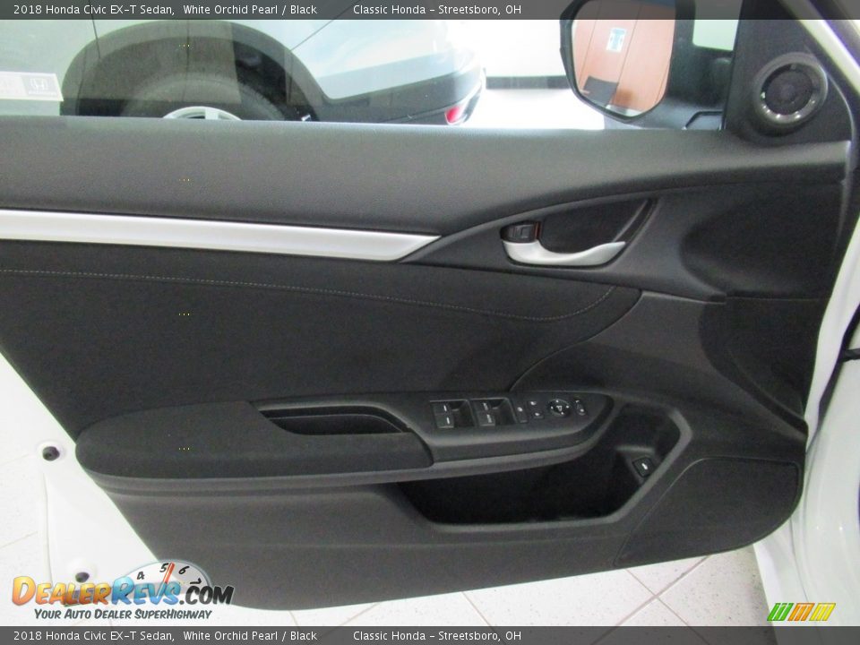 Door Panel of 2018 Honda Civic EX-T Sedan Photo #26
