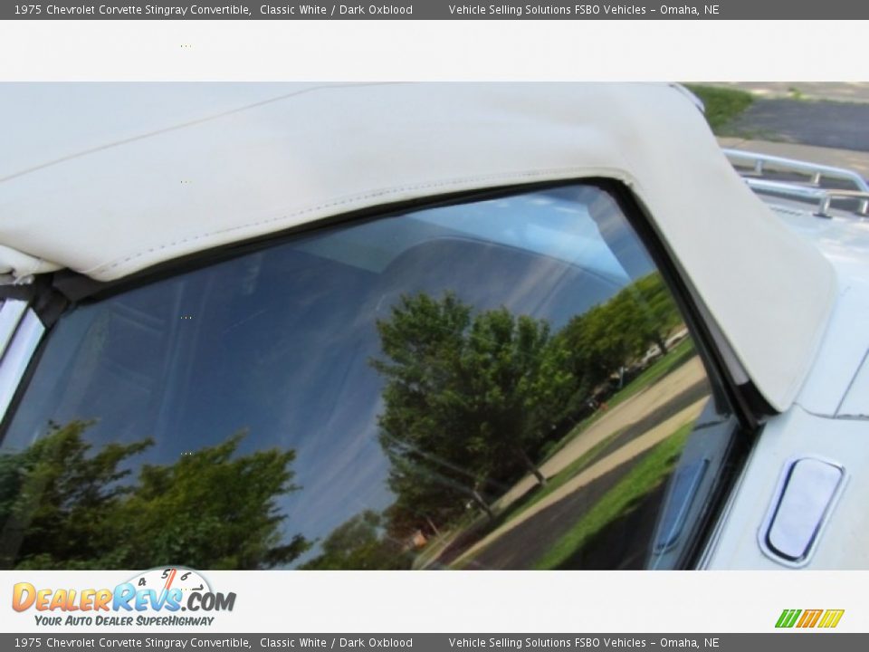 1975 Chevrolet Corvette Stingray Convertible Classic White / Dark Oxblood Photo #23