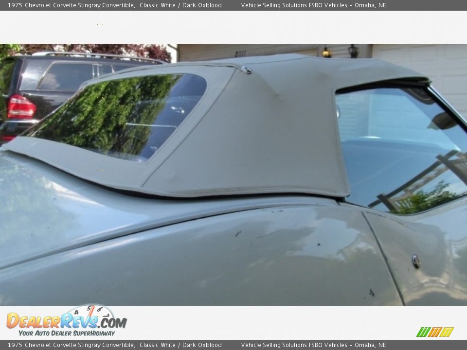 1975 Chevrolet Corvette Stingray Convertible Classic White / Dark Oxblood Photo #24