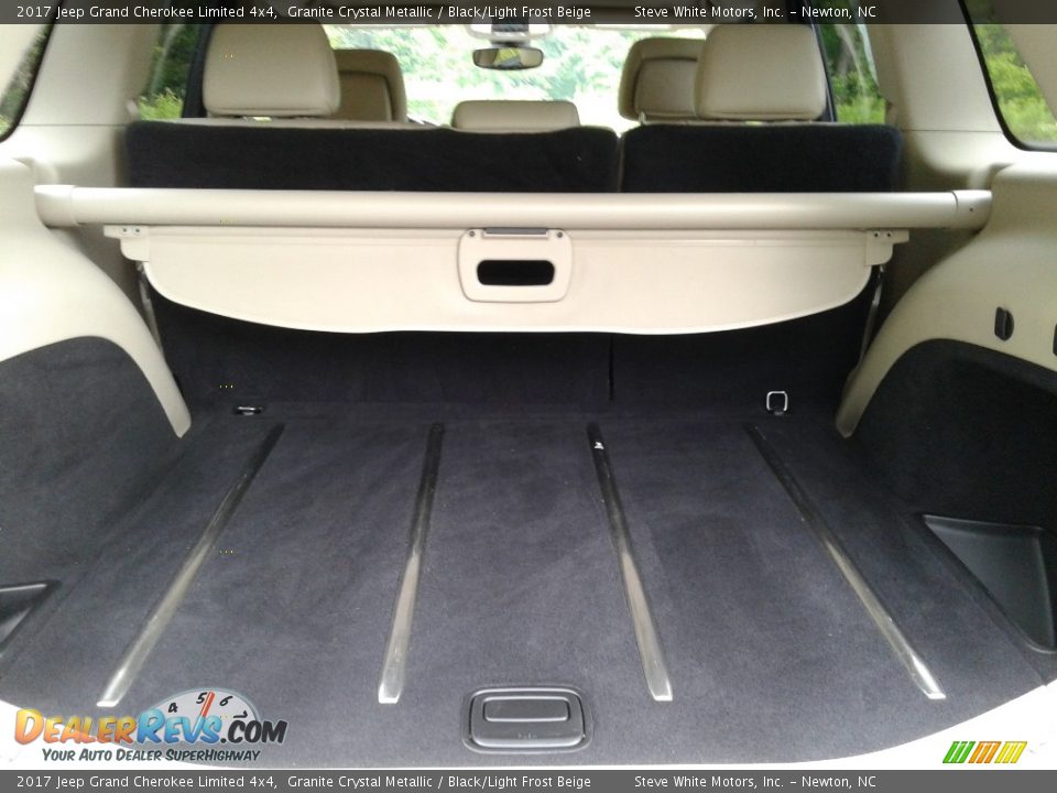 2017 Jeep Grand Cherokee Limited 4x4 Granite Crystal Metallic / Black/Light Frost Beige Photo #15