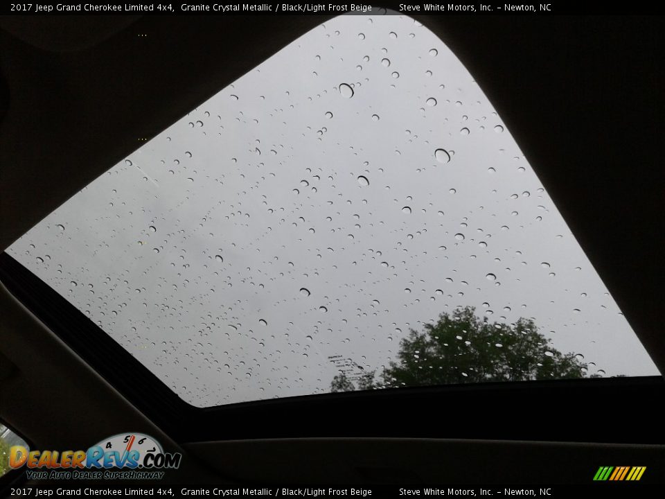 2017 Jeep Grand Cherokee Limited 4x4 Granite Crystal Metallic / Black/Light Frost Beige Photo #33