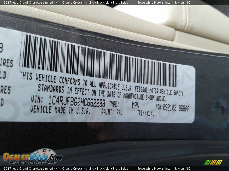2017 Jeep Grand Cherokee Limited 4x4 Granite Crystal Metallic / Black/Light Frost Beige Photo #35