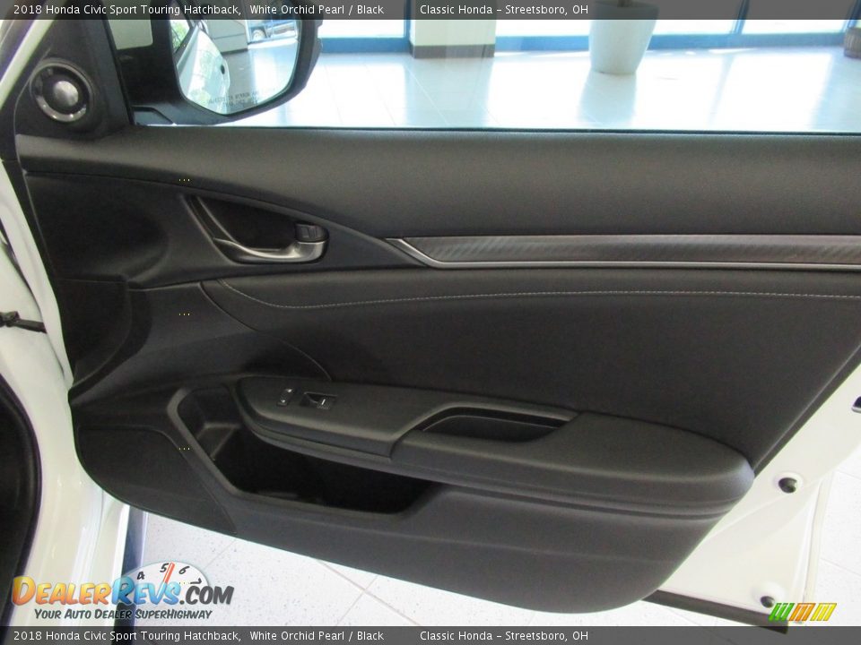 Door Panel of 2018 Honda Civic Sport Touring Hatchback Photo #14