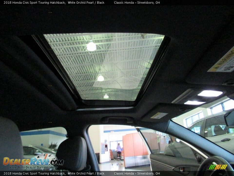 Sunroof of 2018 Honda Civic Sport Touring Hatchback Photo #17