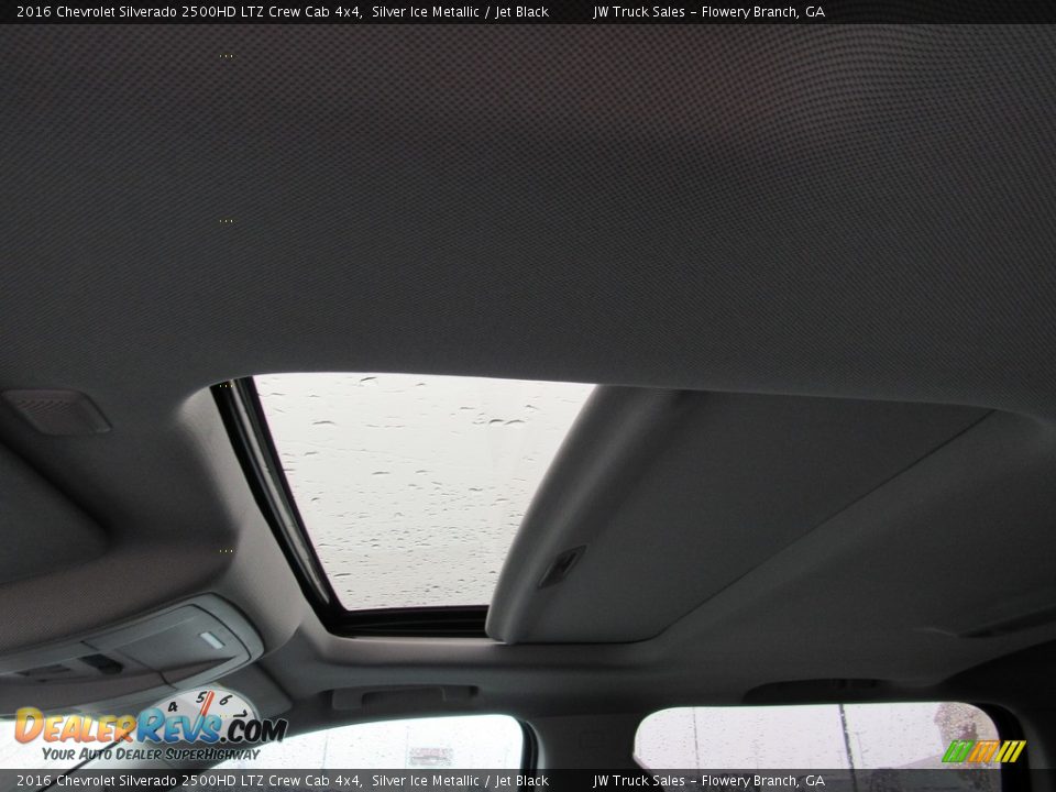 Sunroof of 2016 Chevrolet Silverado 2500HD LTZ Crew Cab 4x4 Photo #26