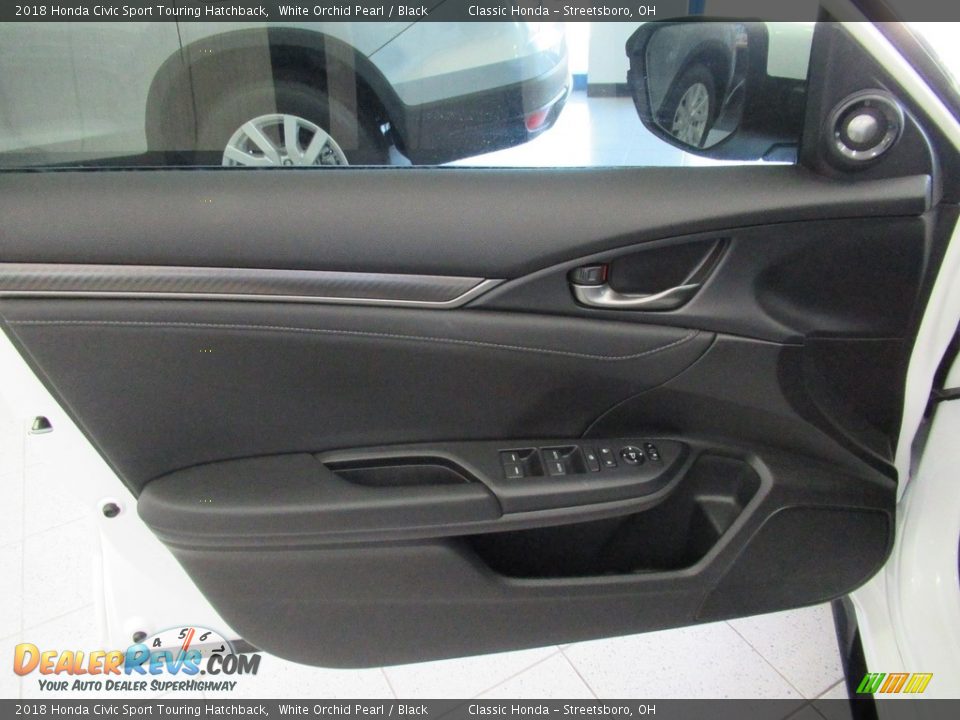 Door Panel of 2018 Honda Civic Sport Touring Hatchback Photo #26