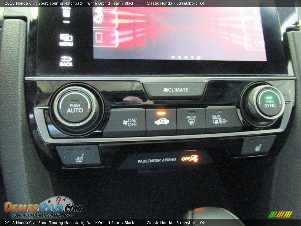 Controls of 2018 Honda Civic Sport Touring Hatchback Photo #35