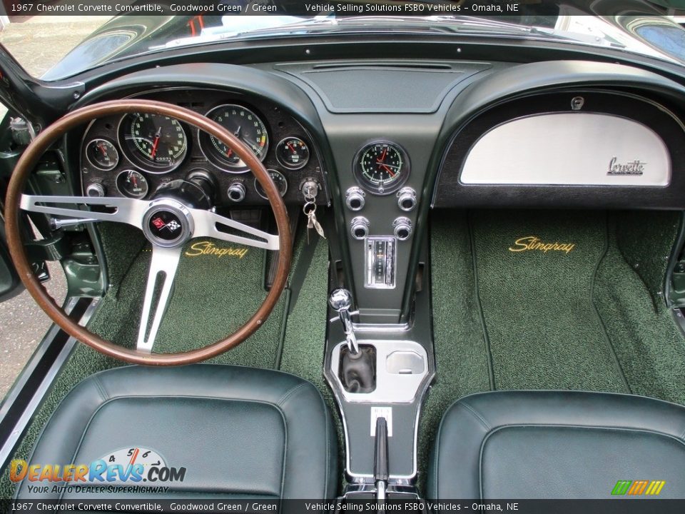 Dashboard of 1967 Chevrolet Corvette Convertible Photo #8