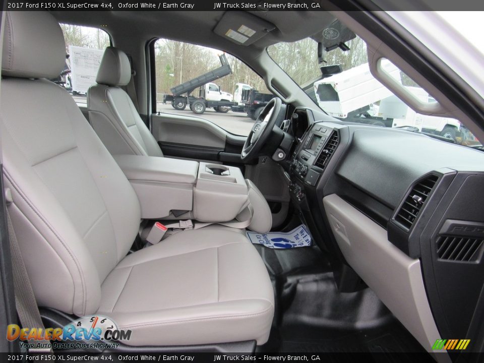 Front Seat of 2017 Ford F150 XL SuperCrew 4x4 Photo #12