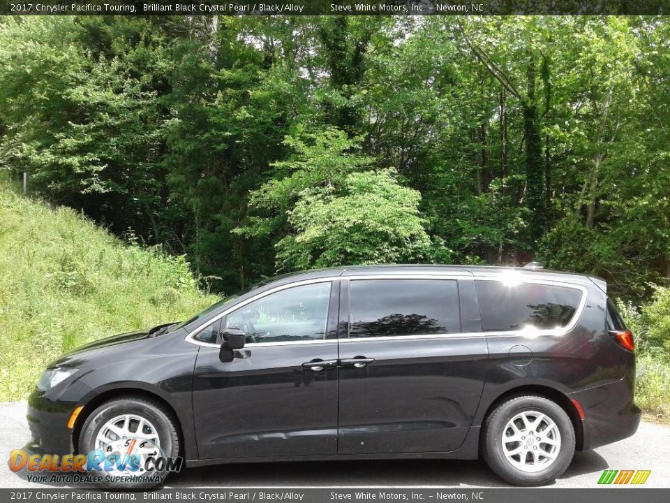 2017 Chrysler Pacifica Touring Brilliant Black Crystal Pearl / Black/Alloy Photo #1