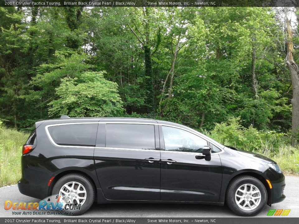 2017 Chrysler Pacifica Touring Brilliant Black Crystal Pearl / Black/Alloy Photo #5