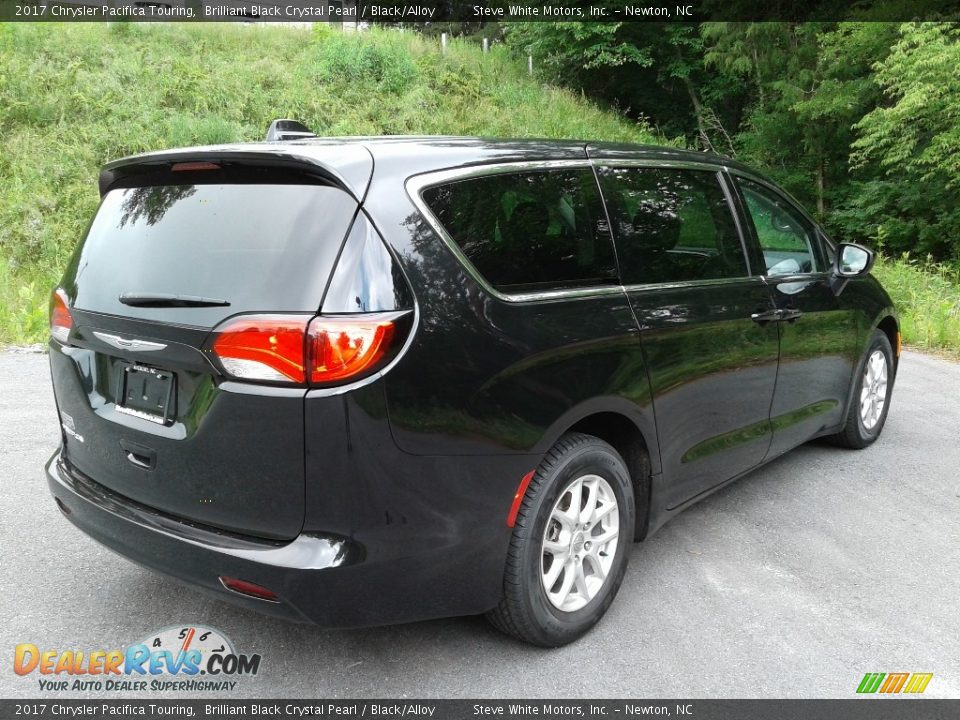 2017 Chrysler Pacifica Touring Brilliant Black Crystal Pearl / Black/Alloy Photo #6