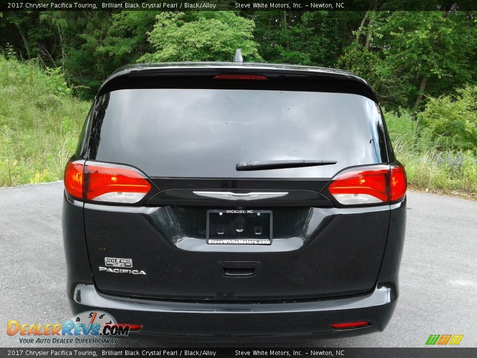 2017 Chrysler Pacifica Touring Brilliant Black Crystal Pearl / Black/Alloy Photo #7