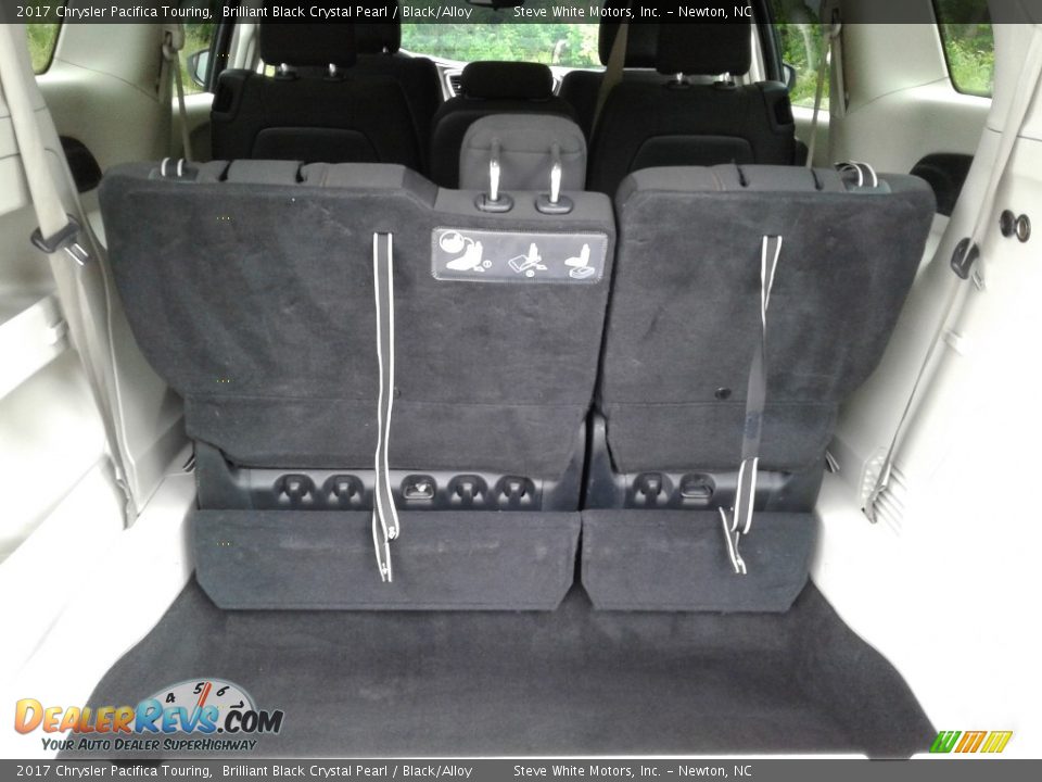 2017 Chrysler Pacifica Touring Brilliant Black Crystal Pearl / Black/Alloy Photo #15