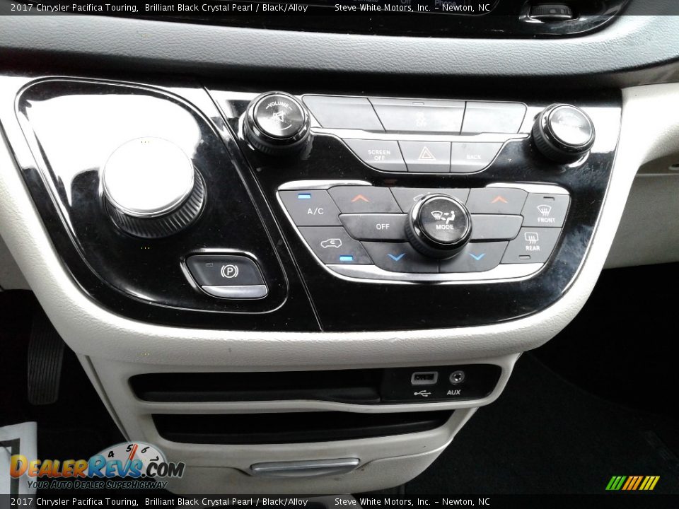 2017 Chrysler Pacifica Touring Brilliant Black Crystal Pearl / Black/Alloy Photo #23