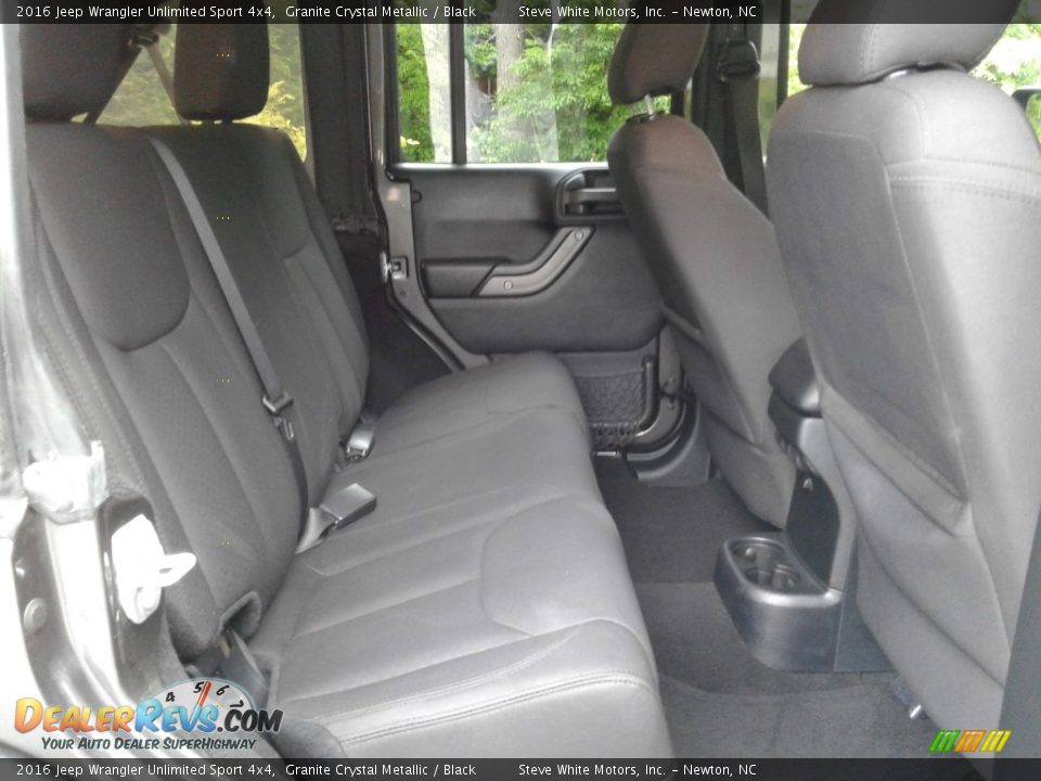 2016 Jeep Wrangler Unlimited Sport 4x4 Granite Crystal Metallic / Black Photo #15