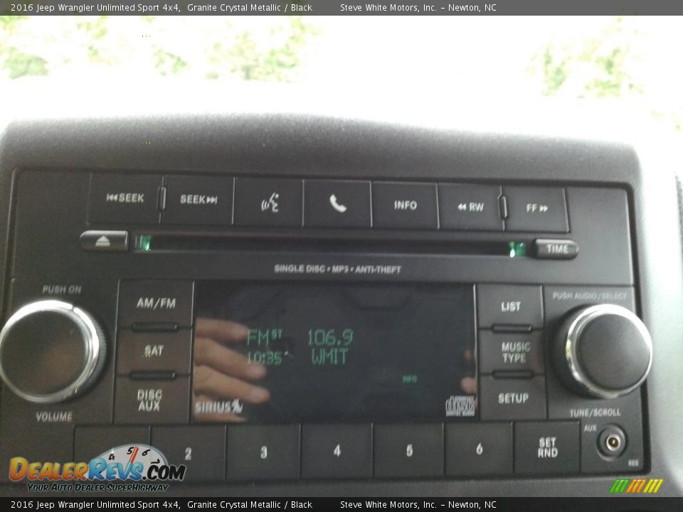2016 Jeep Wrangler Unlimited Sport 4x4 Granite Crystal Metallic / Black Photo #21