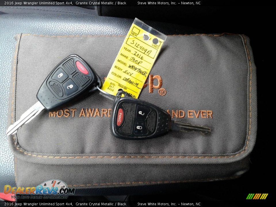 2016 Jeep Wrangler Unlimited Sport 4x4 Granite Crystal Metallic / Black Photo #26